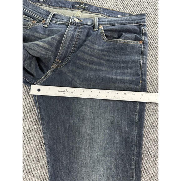 Lucky Brand Jeans Men 34x32 Blue 363 Straight Classic Dark Wash Stretch Denim - Picture 4 of 16